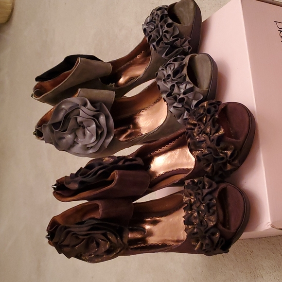 Two Pairs of Gray Color & Dark Brown Suede Poetic License Heels - Picture 9 of 12